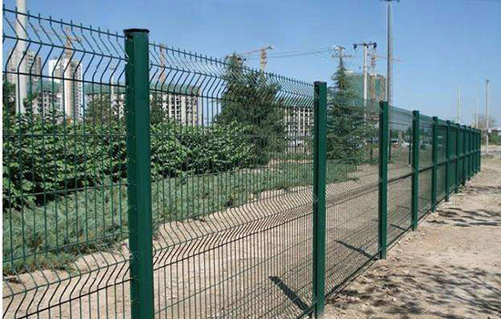 三角折彎<a href=http://www.recherchecamping.com target=_blank class=infotextkey>圍欄網(wǎng)</a>