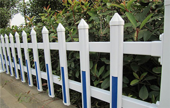 草坪綠化<a href=http://www.recherchecamping.com target=_blank class=infotextkey>護(hù)欄</a>