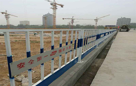 基坑防護<a href=http://www.recherchecamping.com target=_blank class=infotextkey>圍欄</a>