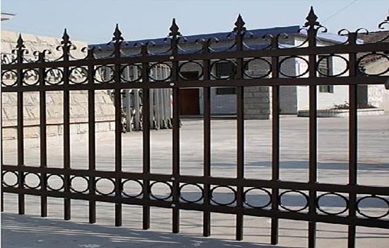 鐵藝圍欄<a href=http://www.recherchecamping.com target=_blank class=infotextkey>護欄</a>