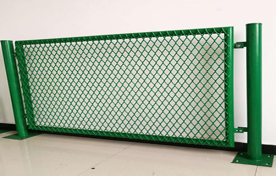 道路防護(hù)<a href=http://www.recherchecamping.com target=_blank class=infotextkey><a href=http://www.recherchecamping.com target=_blank class=infotextkey>圍欄</a>網(wǎng)</a>