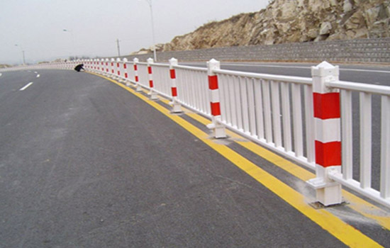 市政防護(hù)<a href=http://www.recherchecamping.com target=_blank class=infotextkey>護(hù)欄</a>