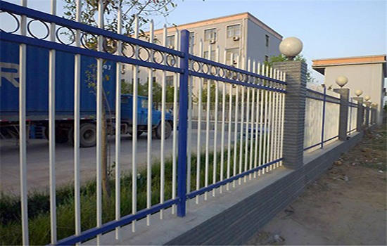 鋅鋼<a href=http://www.recherchecamping.com target=_blank class=infotextkey>護(hù)欄</a>批發(fā)