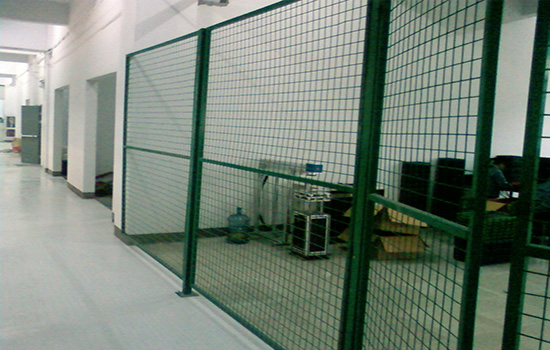車(chē)間隔離<a href=http://www.recherchecamping.com target=_blank class=infotextkey><a href=http://www.recherchecamping.com target=_blank class=infotextkey>護(hù)欄</a>網(wǎng)</a>