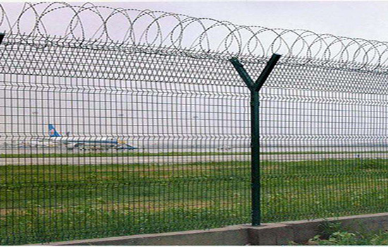 飛機(jī)場<a href=http://www.recherchecamping.com target=_blank class=infotextkey>圍欄網(wǎng)</a>