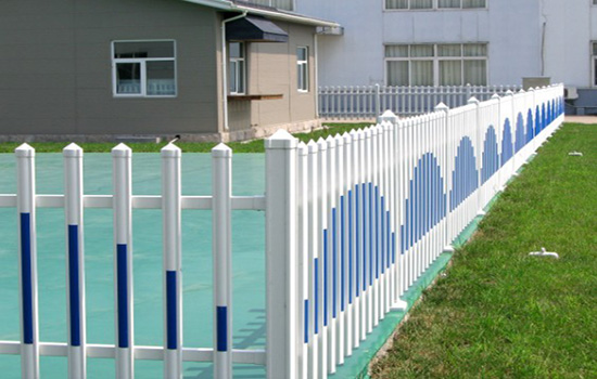 塑鋼<a href=http://www.recherchecamping.com target=_blank class=infotextkey>護(hù)欄</a>